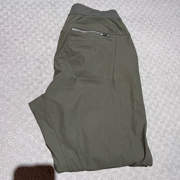 Lululemon men’s joggers - Picture 3 of 3